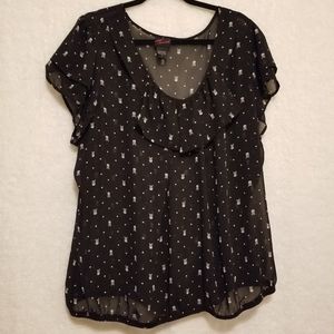 Torrid ruffled neck, black skeleton top